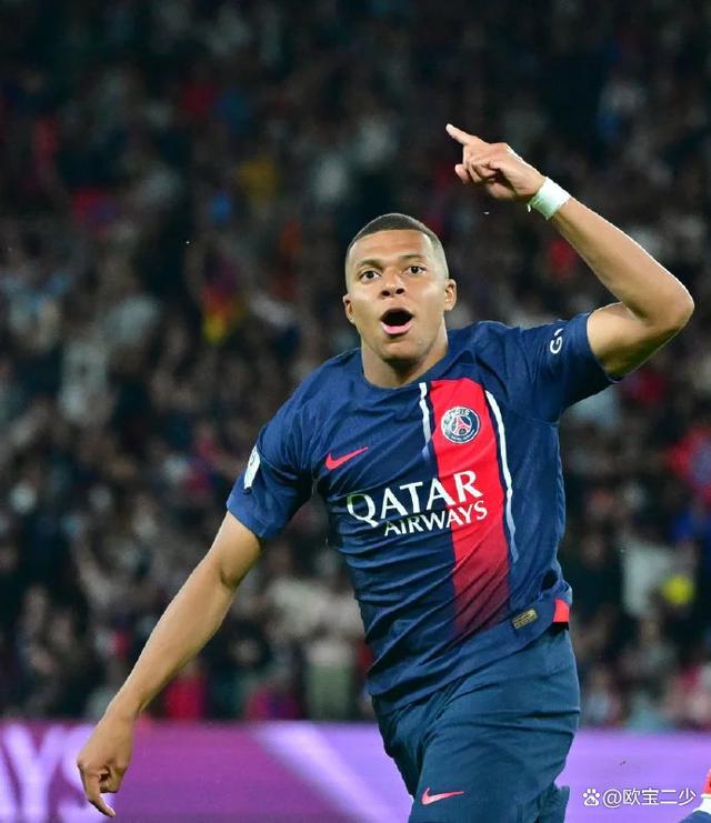 AYX-姆巴佩在巴黎圣日耳曼比赛中败北，表现优异引发热议！引发球迷热议的简单介绍